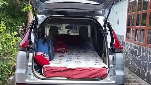Foto - Mitsubishi Xpander ini Dipakai Mudik Dengan "Fasilitas" Kasur di Kabin!