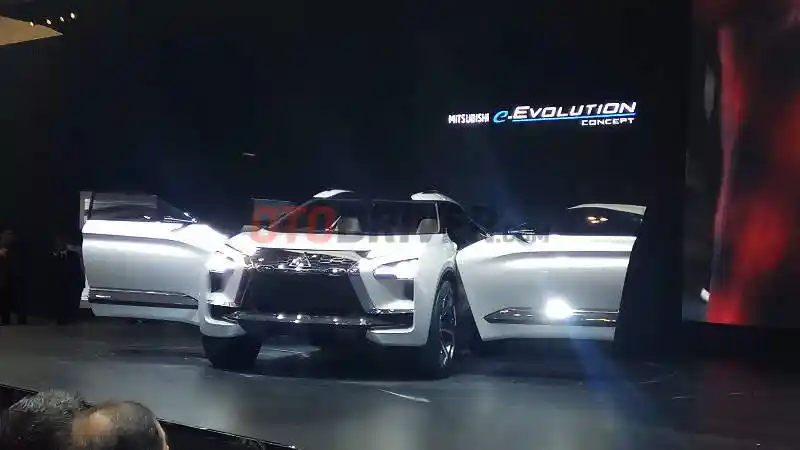 Foto - Sudah Keliling Panggung Internasional, Titisan Mitsubishi Lancer Evolution Tampil di GIIAS 2018