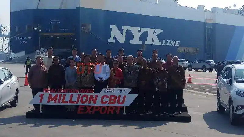 Berita - Jokowi Ambisi Ekspor 1 Juta Unit Mobil Rakitan Indonesia, Ini Tanggapan Toyota