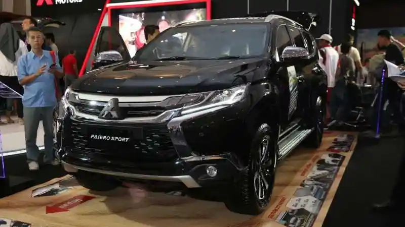 Foto - Mitsubishi Tebar Berbagai Promo Menggiurkan di GIIAS Surabaya 2018