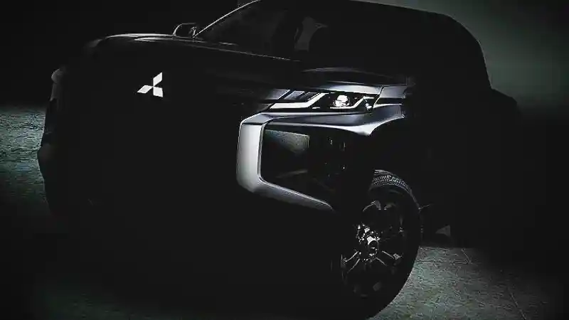 Foto - Mitsubishi "Berwajah Triton" Tunggu Giliran Untuk Masuk Indonesia