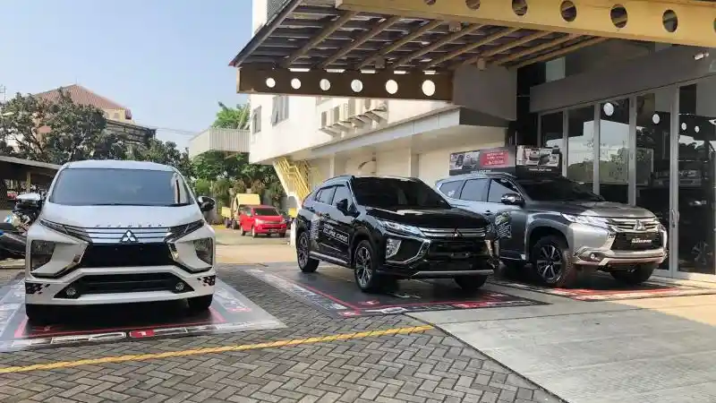 Berita - Mitsubishi Undang Konsumen ke Dealer, Target 25 Unit Laku Dalam Sehari