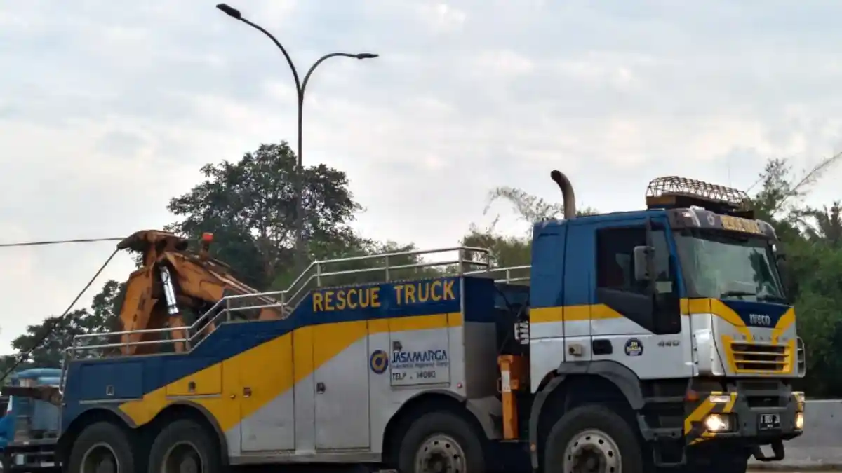 Truk - Mengenal Si Komo, Truk Penyelamat Di Jalan Tol Saat Darurat