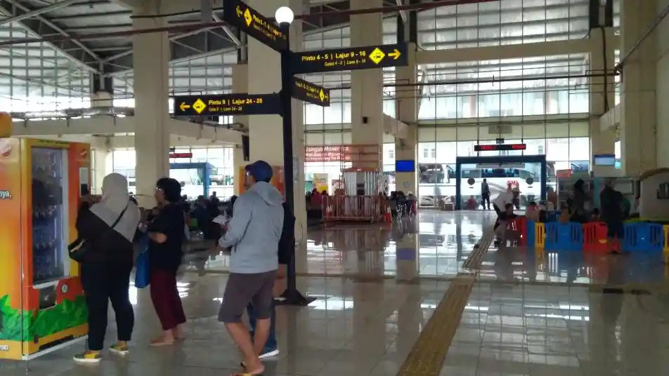 Foto - Terminal Terbesar di Asia Tenggara, Bebas Nuansa 'Angker'