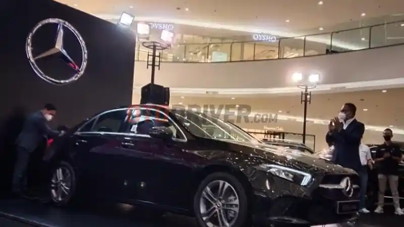 Foto - Mercedes-Benz Hadirkan Dua Jagoan 'Lokal' Di Indonesia, Dijual Rp 700 Jutaan