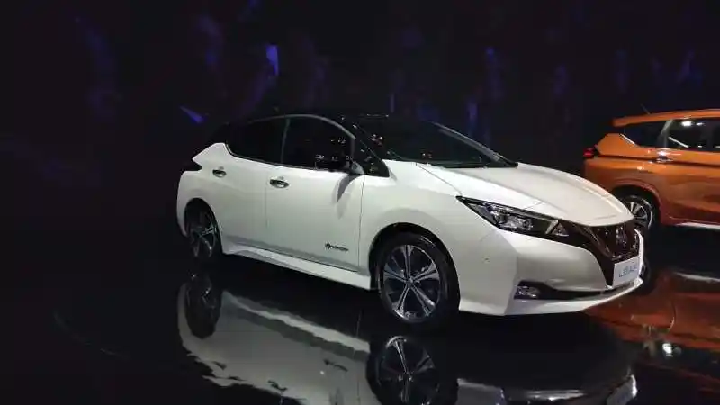Foto - Komparasi Harga MG4 EV Dengan Nissan Leaf Dan Hyundai Ioniq 5