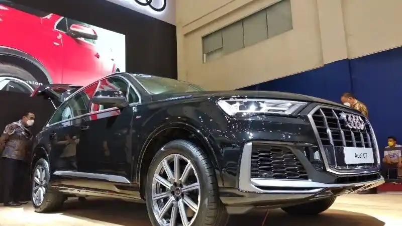 Berita - Resmi Meluncur di GIIAS 2022, New Audi Q7 Tampil Lebih Dinamis