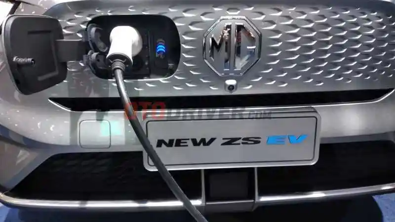 Foto - GALERI: Melihat Lebih Dekat Detail MG ZS EV di GIIAS 2022