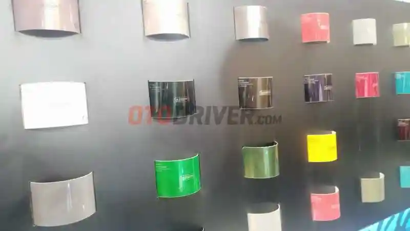 Foto - Perawatan Stiker Mobil Ternyata Gampang, Begini Caranya