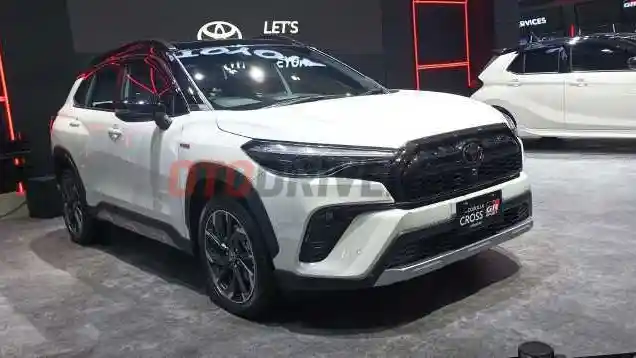 Foto - Resmi! All New Toyota Corolla Cross GR Sport Hybrid Meluncur di IIMS 2023