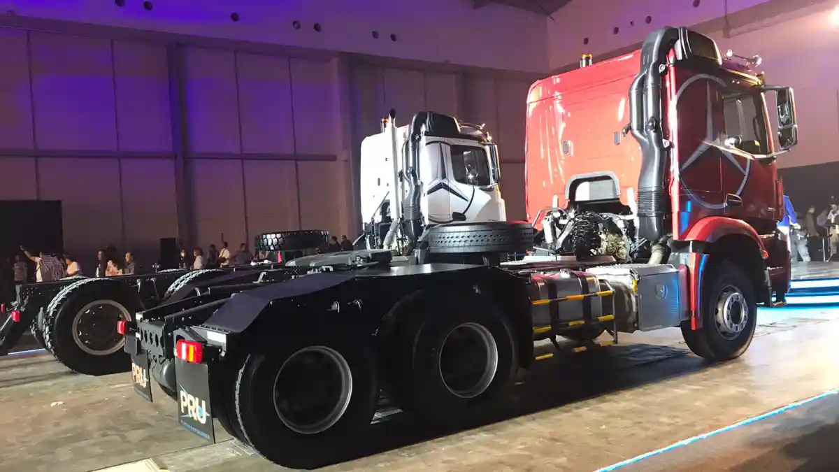 Foto - Daimler Luncurkan Truck Premium Euro 5