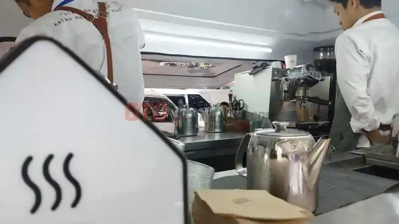 Foto - Ide Jualan Di atas Mobil Dengan Wuling Formo Max Dan Kopi Nako