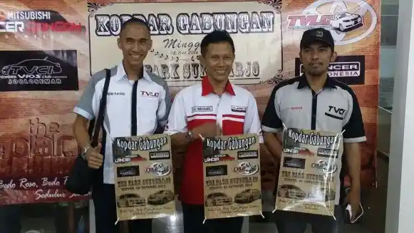 Foto - Toyota Vios Limo Club Jalin Persaudaraan Dengan Klub Mitsubishi Lancer 