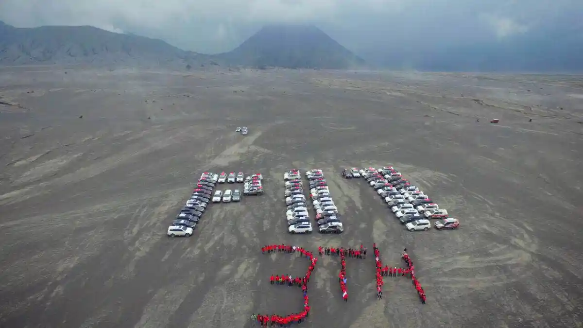 Foto - Komunitas Pajero Indonesia ONE Touring ke Jatim, Angkat Walikota Batu Jadi Anggota!