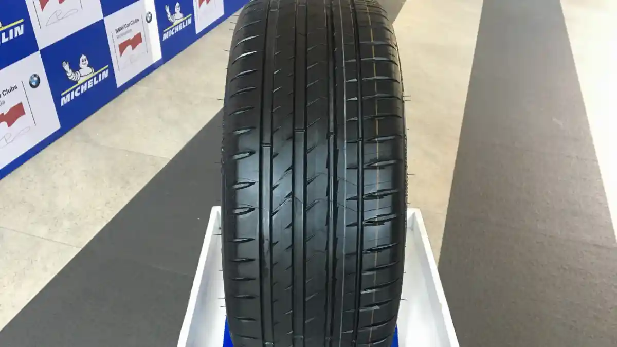 Foto - Ban Michelin Terbaru ini Bisa Buat Balapan Sekaligus Harian