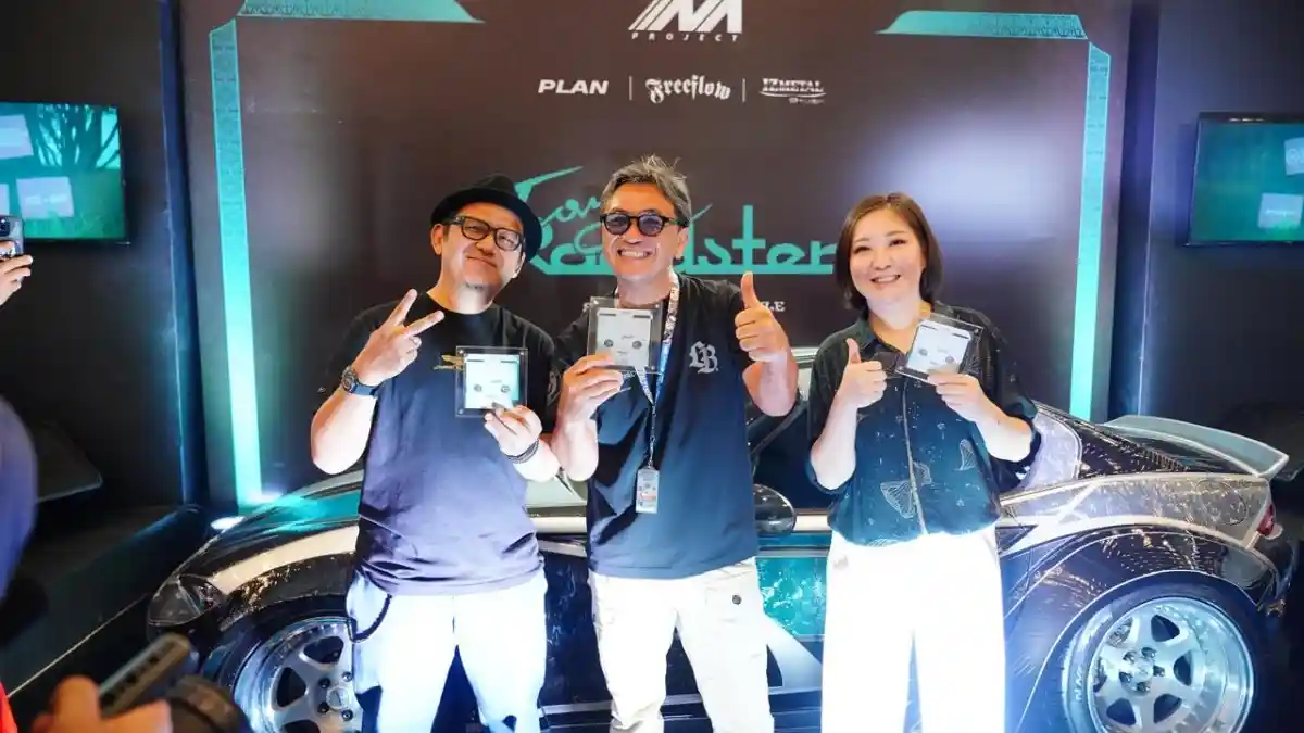 Foto - Plan Paint Indonesia Hadirkan Motif Toraja Pada Mazda MX-5