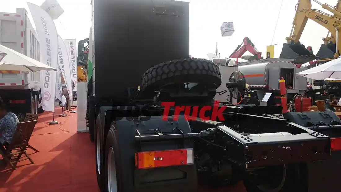 Foto - Dongfeng 6x4 Electric Tractor Head: Spesifikasi Khusus Indonesia