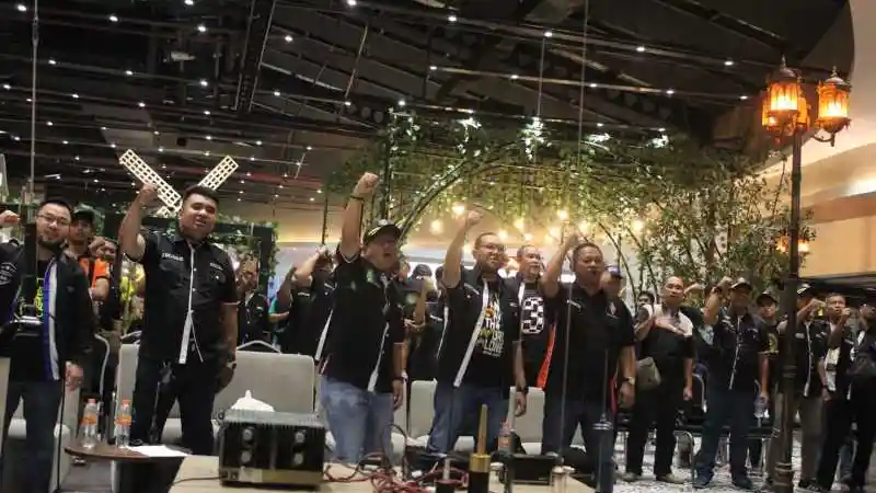 Foto - Komunitas Mobil Warna Hitam Membentuk Divisi RAKOM