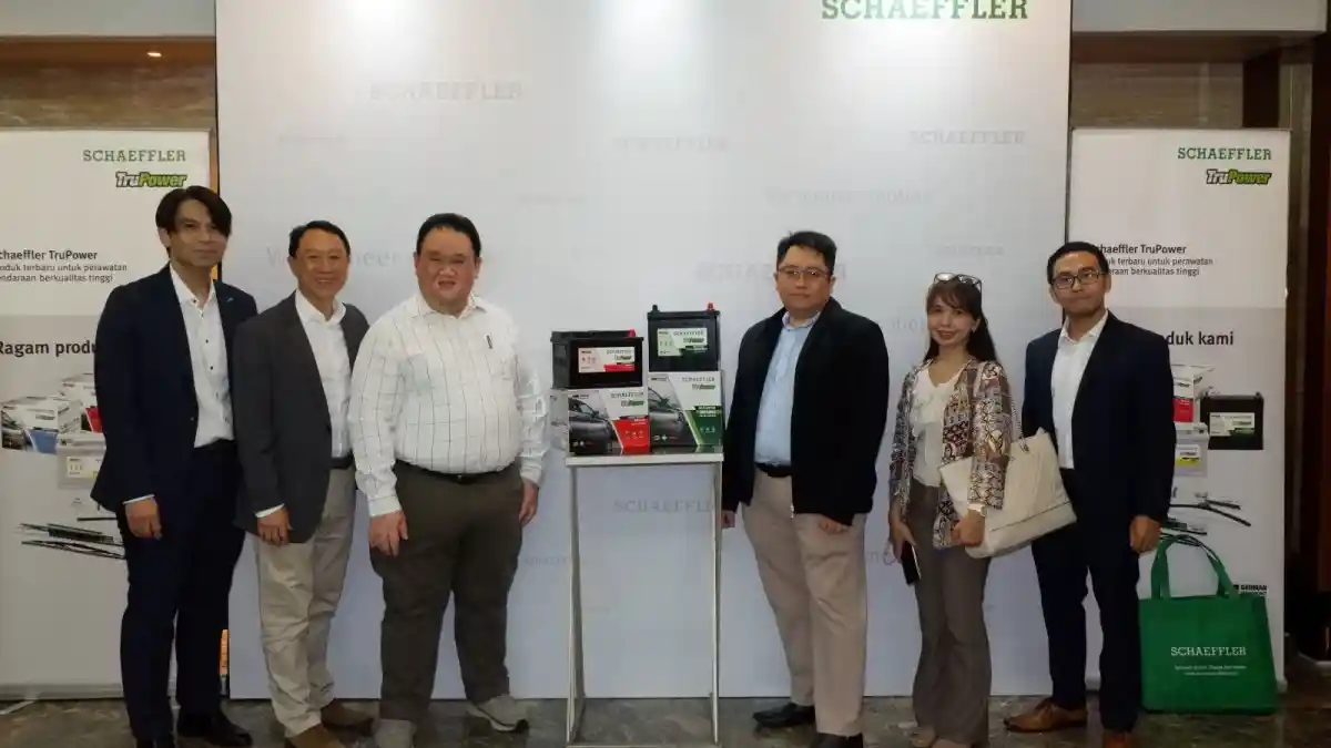 Berita - Setelah Sukses Jual Suku Cadang Exxon Mobil Dan Brembo, Kini IndoOne Main Alat Berat