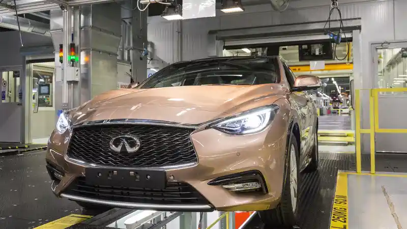 Berita - VIDEO: Intip Proses Produksi Infiniti Q30 2016