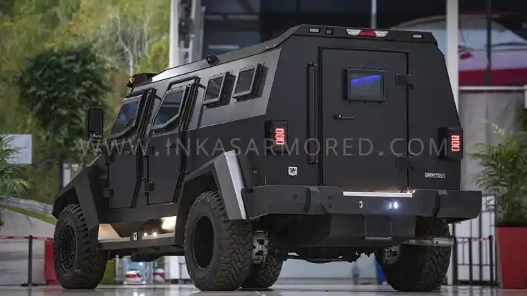 Foto - Di Luar Sangar Dalamnya Segar