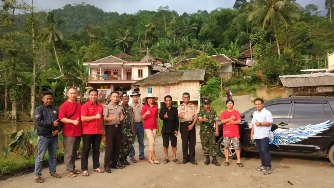 Foto - Innova Community Jalankan Misi Bantuan Musibah Kebakaran Kampung Baduy Luar