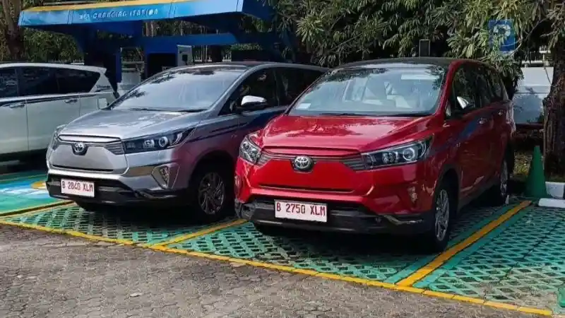 Berita - Innova EV Beredar Lagi Di Jalanan. Kejutan Apakah Yang Akan Dihadirkan Toyota?