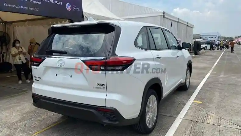 Foto - Dirakit di Karawang, Toyota Yakin Produksi Kijang Innova Zenix Dapat Penuhi Permintaan Pasar