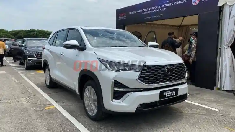 Berita - Dirakit di Karawang, Toyota Yakin Produksi Kijang Innova Zenix Dapat Penuhi Permintaan Pasar