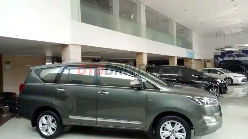 Berita - Kijang Innova Diskon Hingga RP 60 Juta! Ada 4 Konsekuensinya