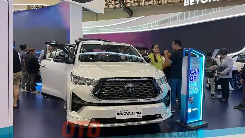 Foto - Harga Toyota Innova Zenix Naik Sampai Rp 8 Jutaan dan Calya Juga Naik Mulai Rp 2,3 Juta, Simak Update Lainnya