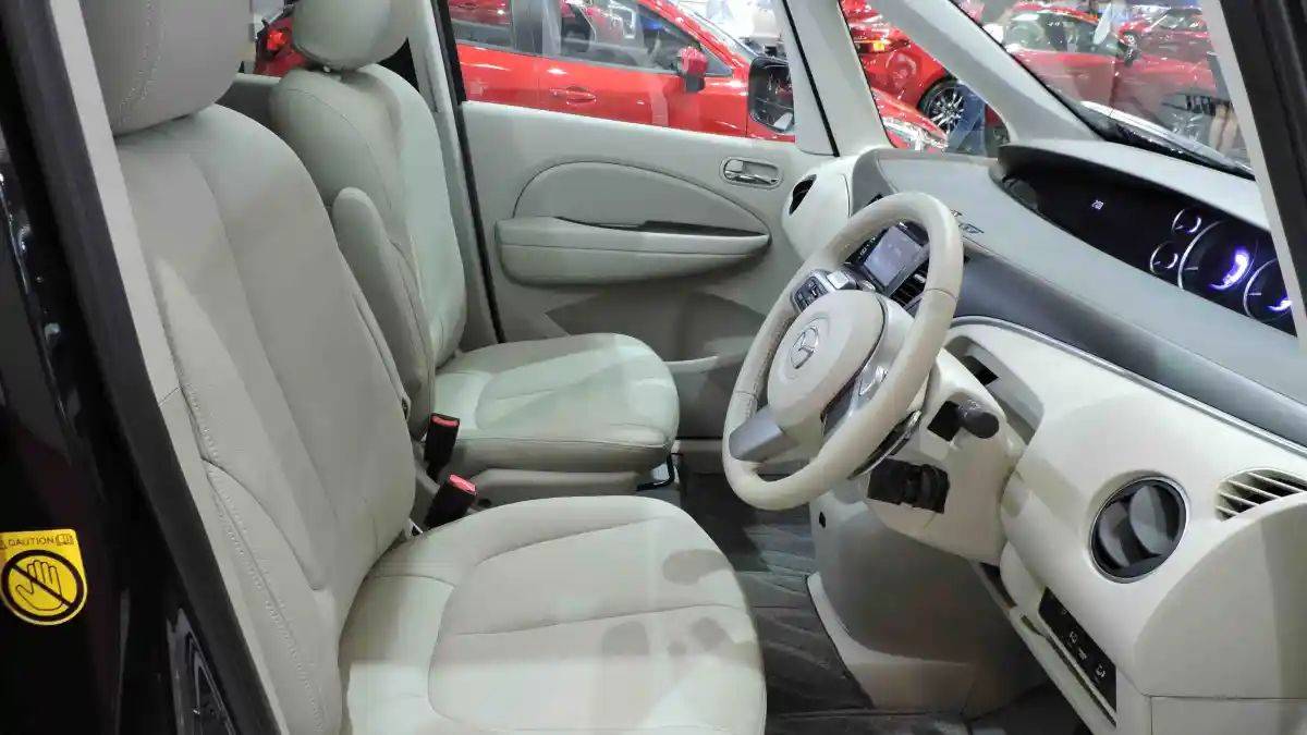 Foto - First Impression : Mazda Biante Limited Edition