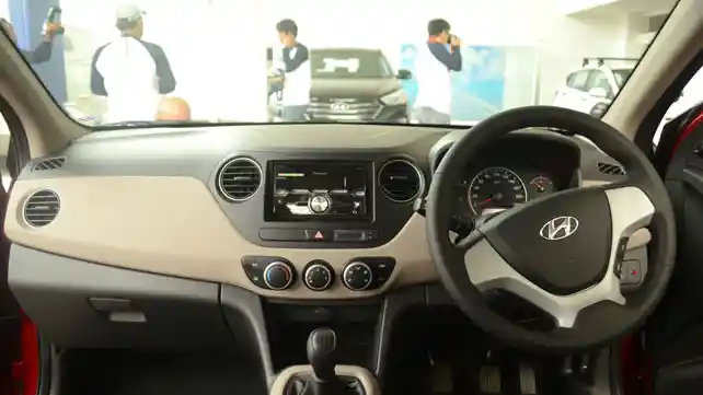 Foto - Komparasi Spek Toyota Agya VS Hyundai Grand New i10 