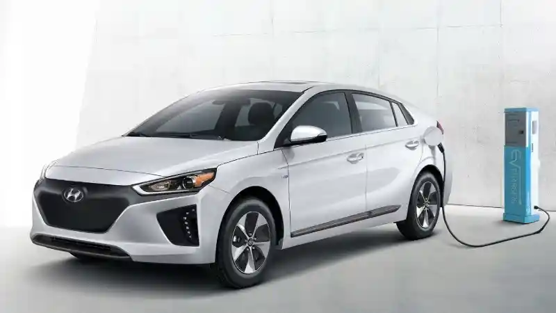 Foto - Gerak Cepat Grab Hadirkan Mobil Listrik di Indonesia