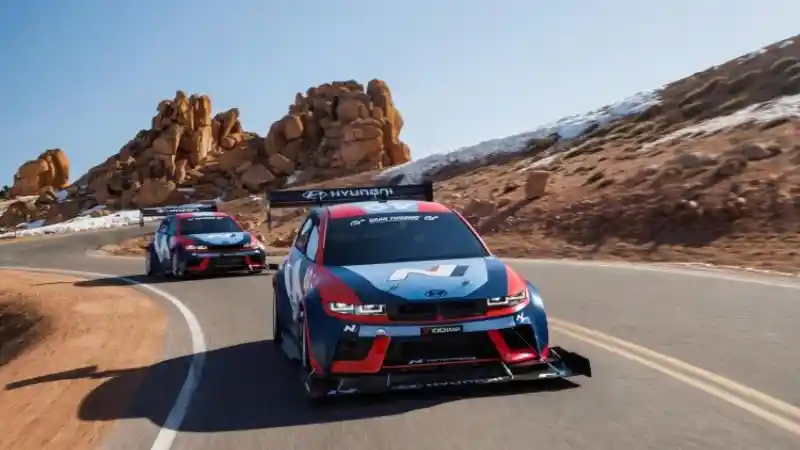 Foto - Hyundai Perkenalkan Ioniq 5 N Versi Balap Pikes Peak