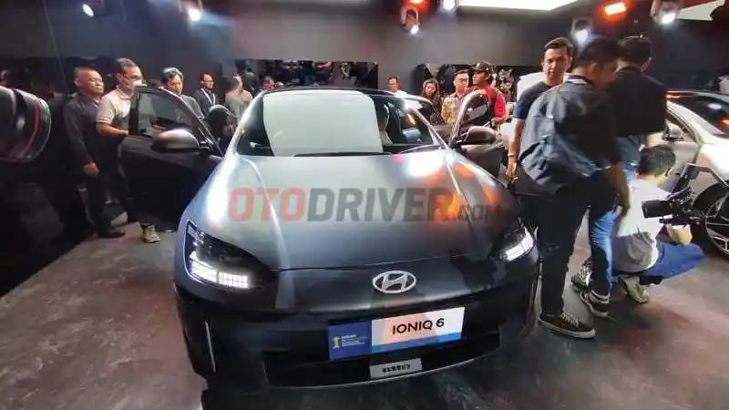 Foto - Hyundai Ioniq 6 Melenggang Di Indonesia. Harga Tembus Rp 1.1 Miliar. Langsung Spek Tertinggi Berpenggerak AWD