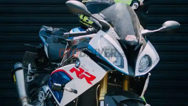 Foto - In Memoriam Our Beloved Friend: M. Iqbal Hakeem