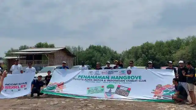 Berita - Indonesian Starlet Club Gelar Munas Sambil Tanam Mangrove di Pantai Indramayu