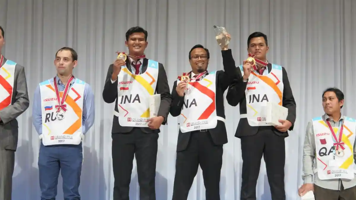 Foto - Teknisi Isuzu Indonesia Juara Dunia Dalam Kompetisi Ini