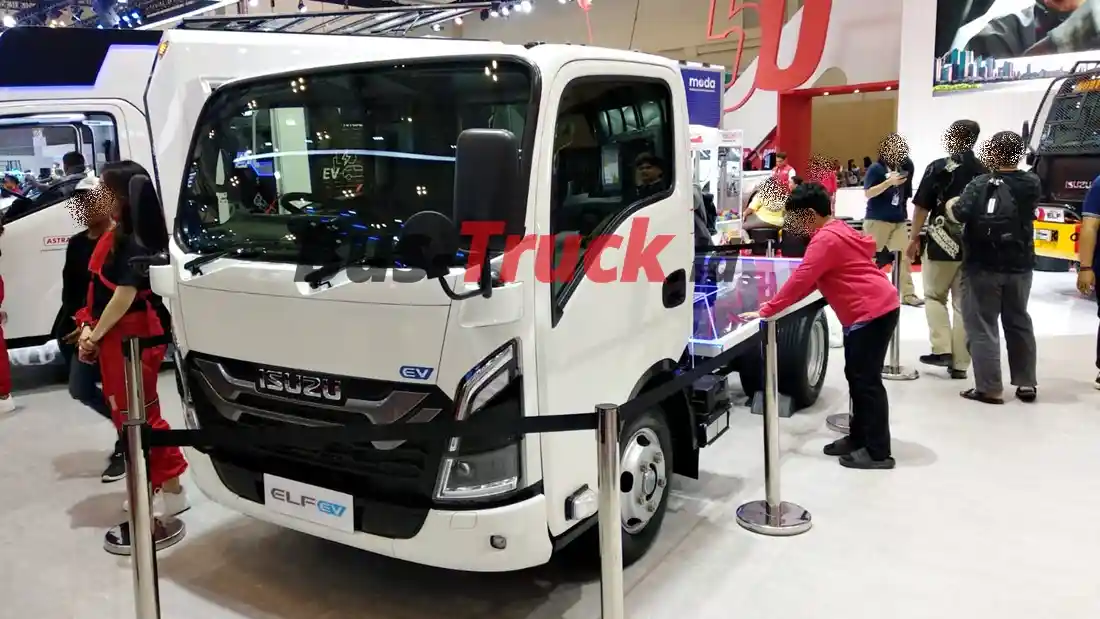 Foto - Setengah Abad Isuzu Di Indonesia Di 50 Titik 