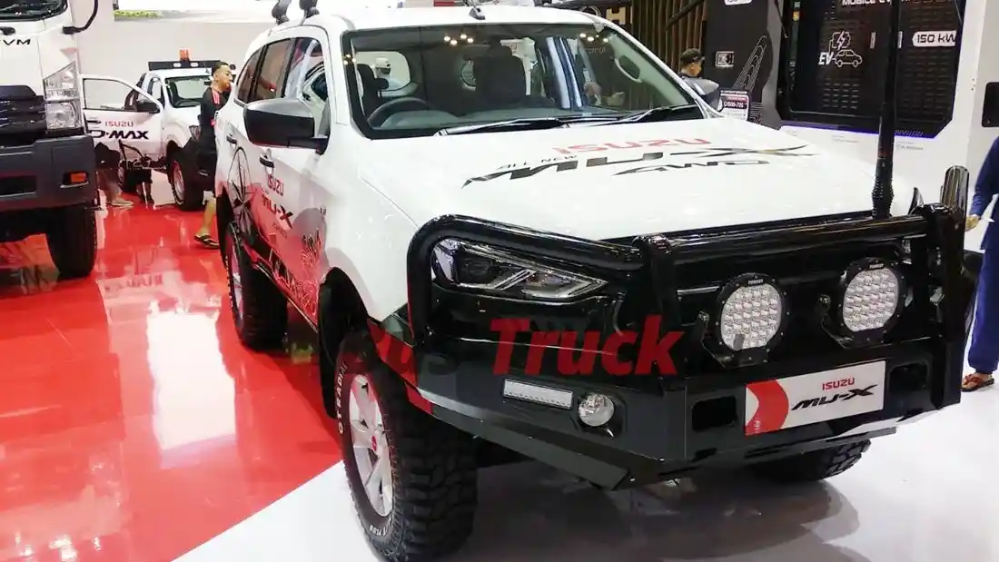 Foto - Isuzu Raih Penghargaan Top Brand dan Wow Brand 2025