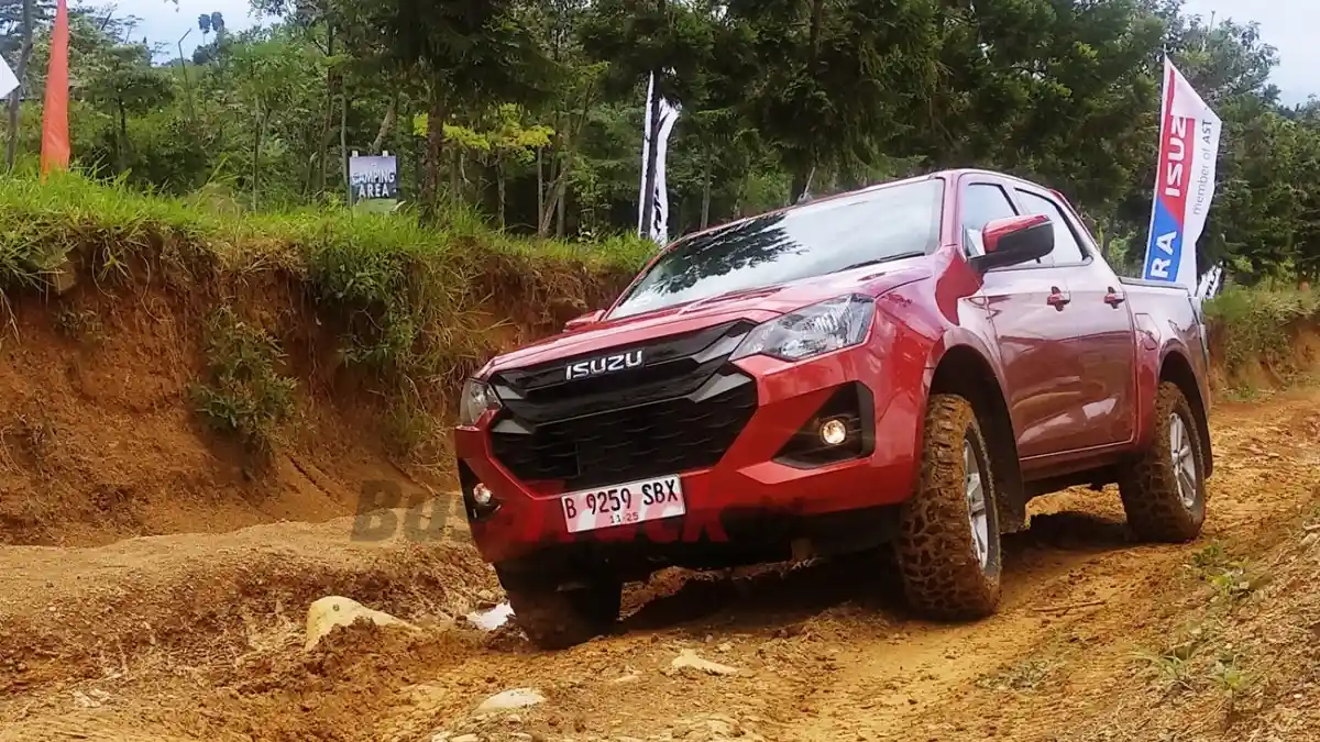 Foto - Isuzu Indonesia Raih Pangsa Pasar 29 Persen Tahun 2025