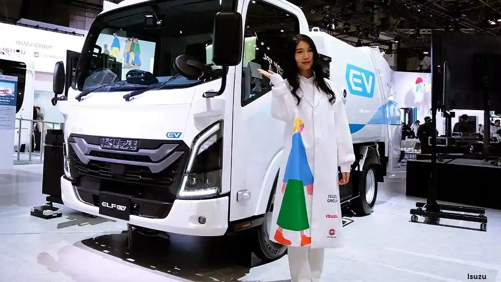 Foto - Ini Barisan Bintang Isuzu Di JMS 2025