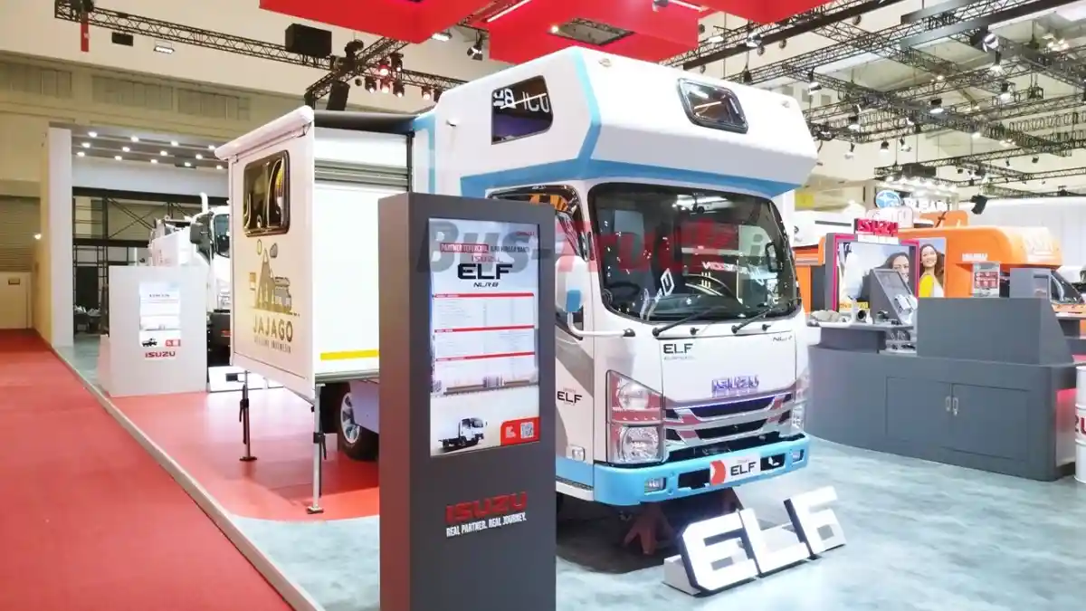 Foto - Isuzu Raih 1.180 SPK Di GIIAS 2026, Elf Jadi Penopang Utama