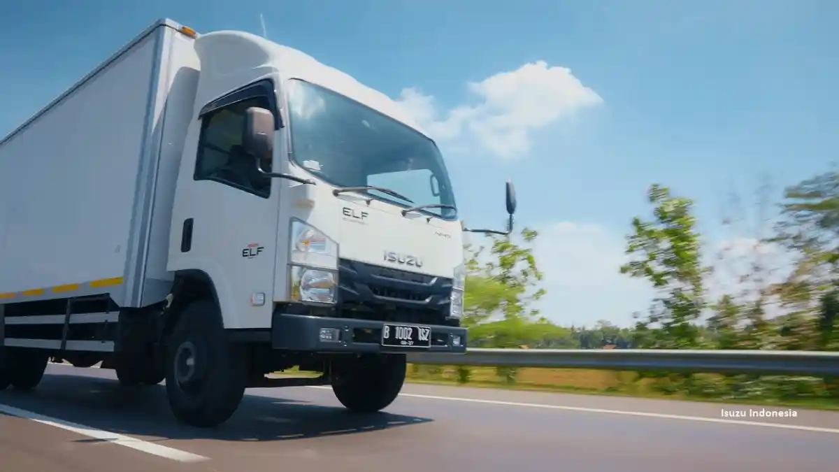 Truk - Boleh Kok Beli Truk Isuzu Pakai Uang Logam