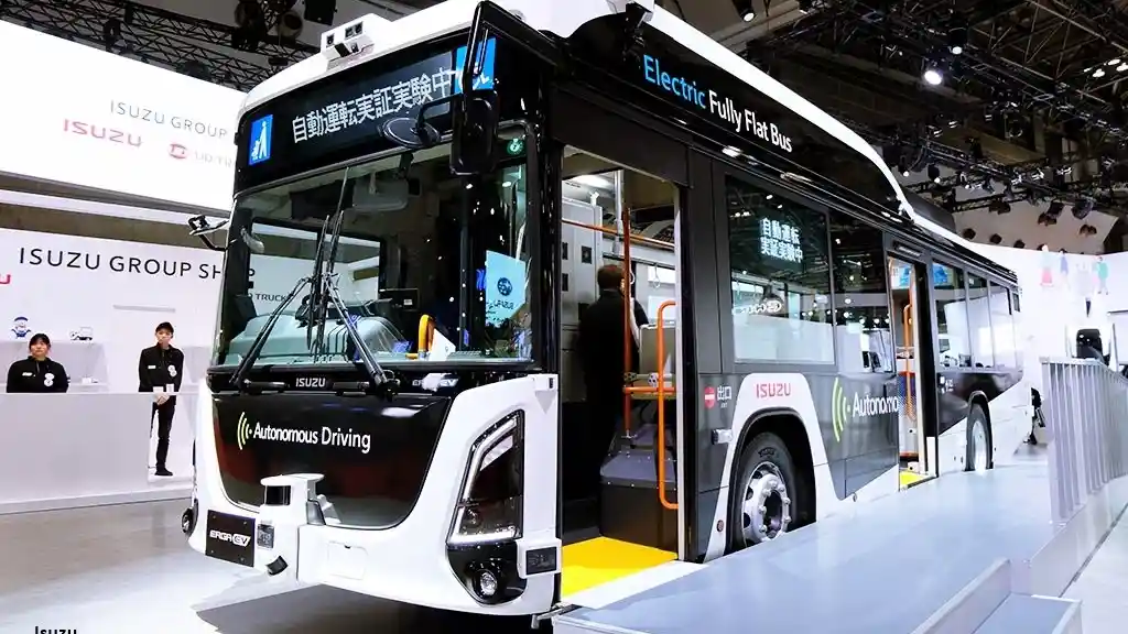 Foto - Ini Barisan Bintang Isuzu Di JMS 2025