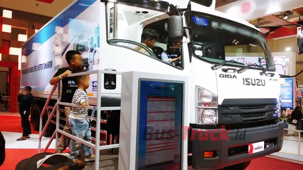 Truk - Ini Strategi Isuzu Jadi Primadona Di Sektor Logistik Nasional