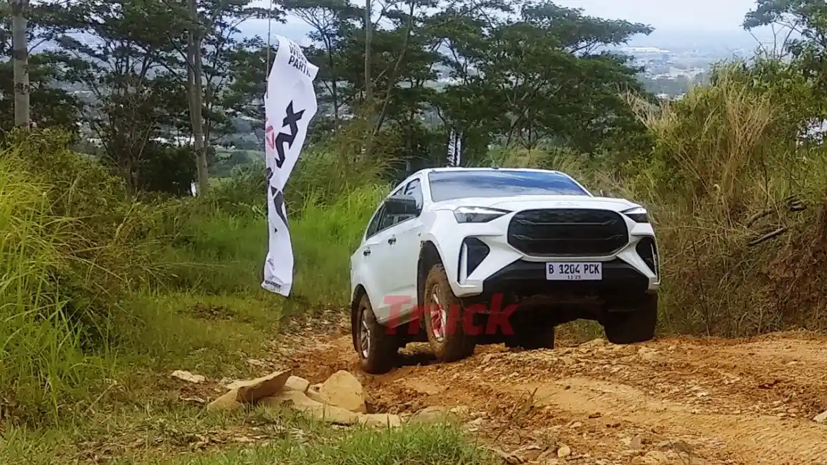 Foto - Isuzu Perluas Jangkauan Timur Indonesia, Kini Masuk Ke Sulawesi Tenggara