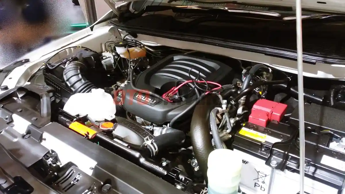 Foto - Isuzu mu-X Wajah Baru Hadir Di GIIAS 2025, Harga Rp 658 Juta