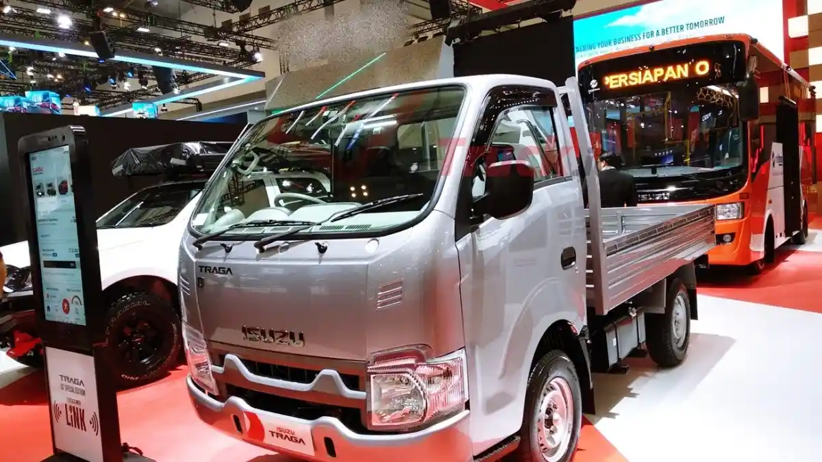 Foto - Isuzu Terus Menambah Kenyamanan Pengguna mu-X Dan D-Max